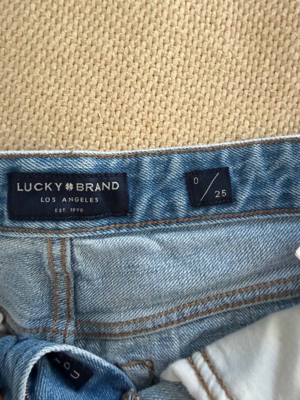 Lucky Brand Denim Shorts Frayed Hem Button Fly Size 25/0 Women's - Picture 5 of 10